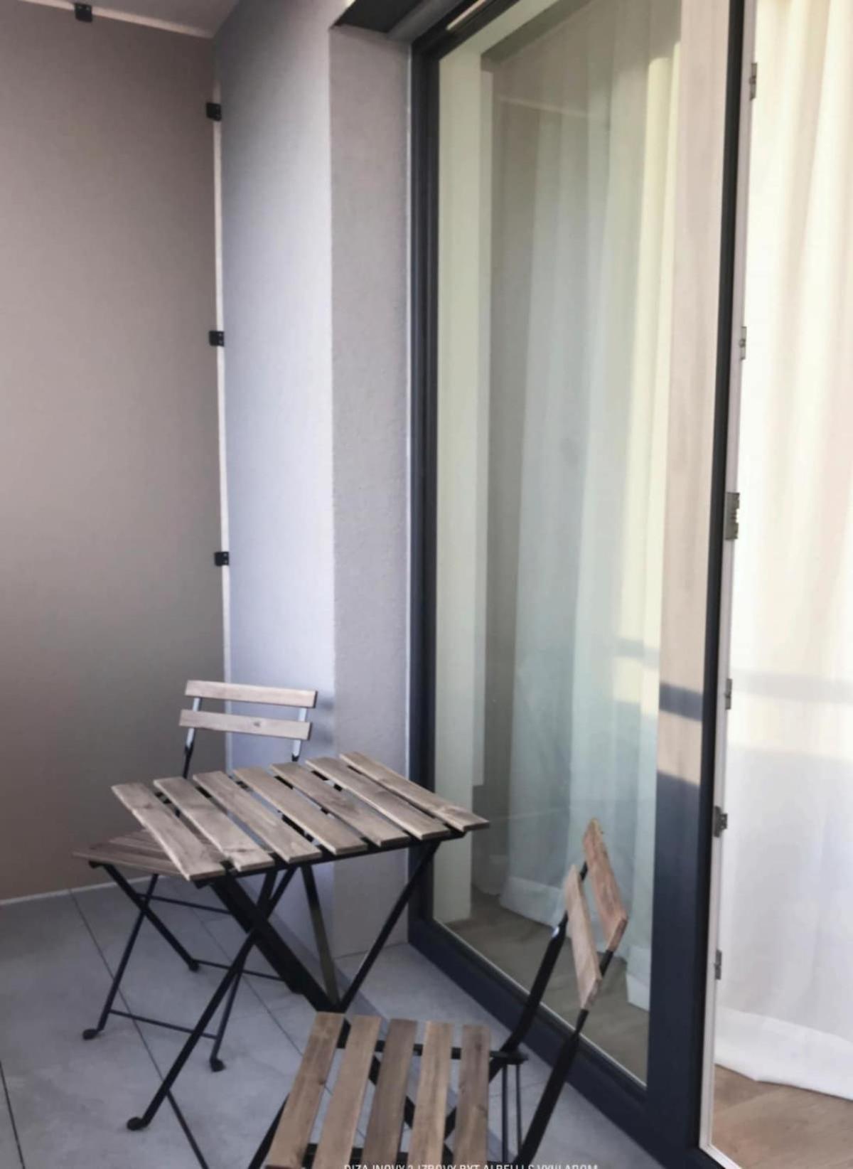 Apartman Iman With Privat Garage Parking Free Lägenhet Košice Exteriör bild