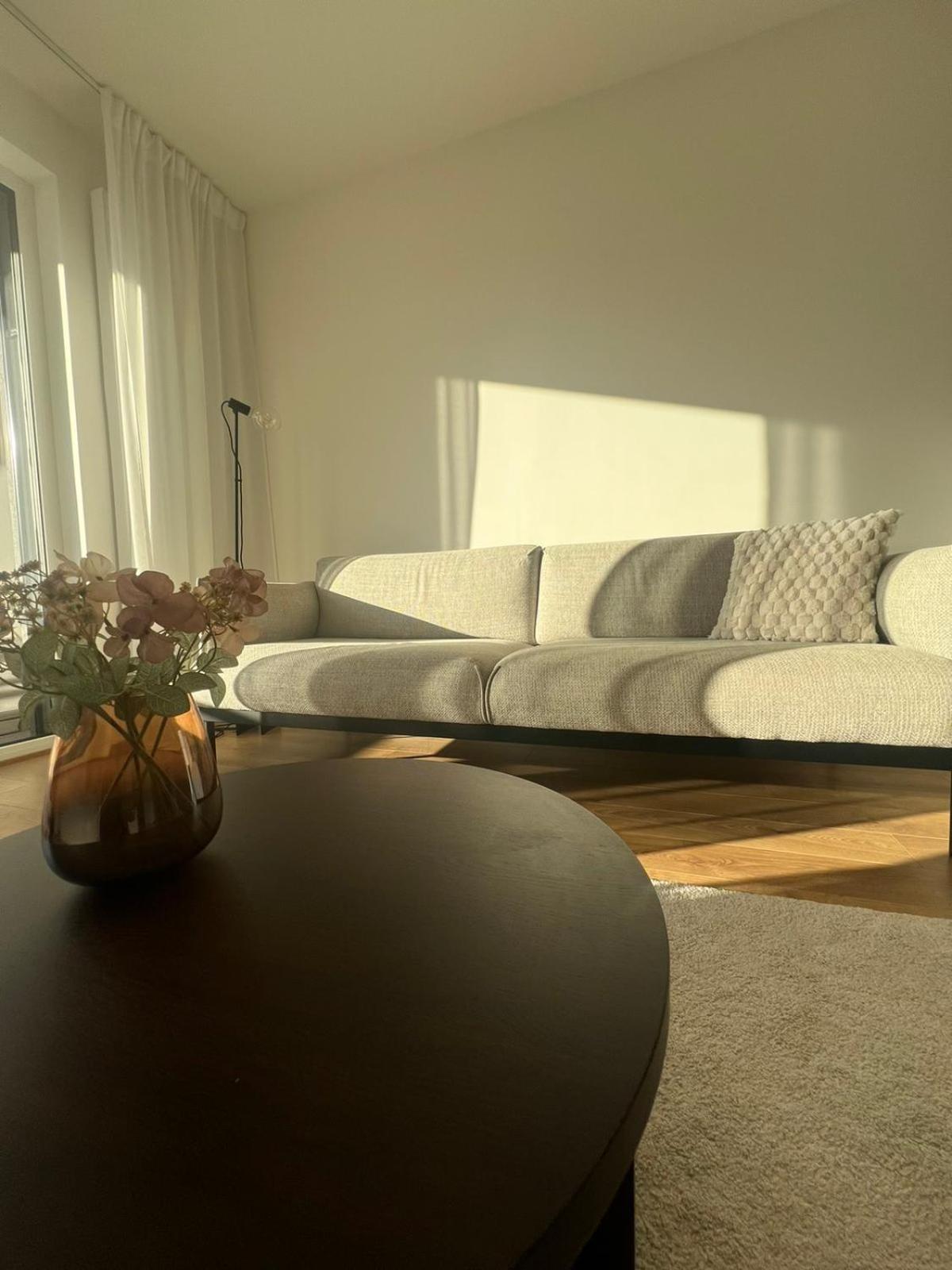 Apartman Iman With Privat Garage Parking Free Lägenhet Košice Exteriör bild