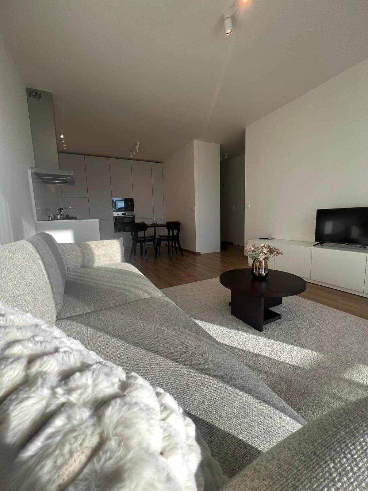 Apartman Iman With Privat Garage Parking Free Lägenhet Košice Exteriör bild