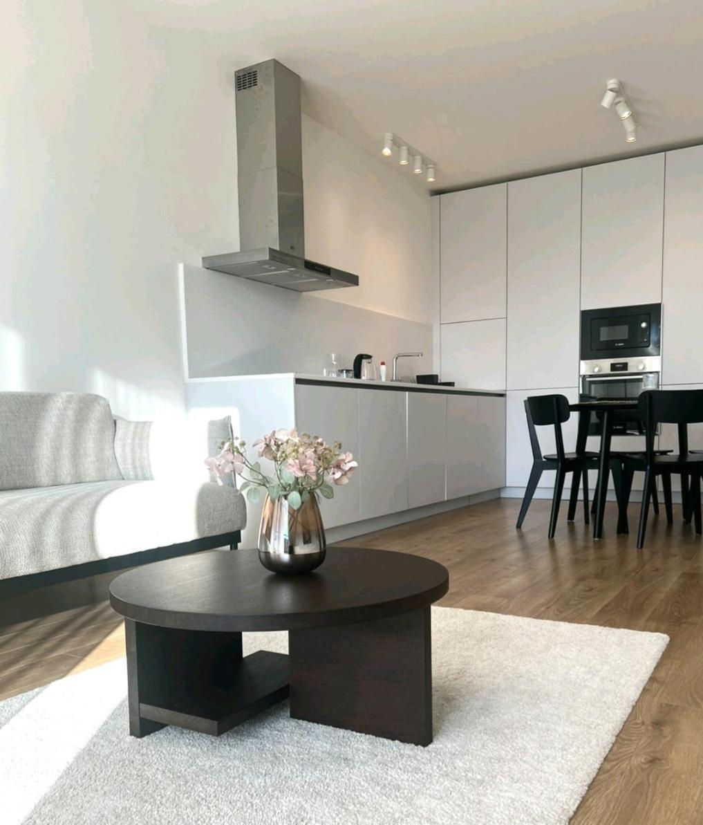 Apartman Iman With Privat Garage Parking Free Lägenhet Košice Exteriör bild